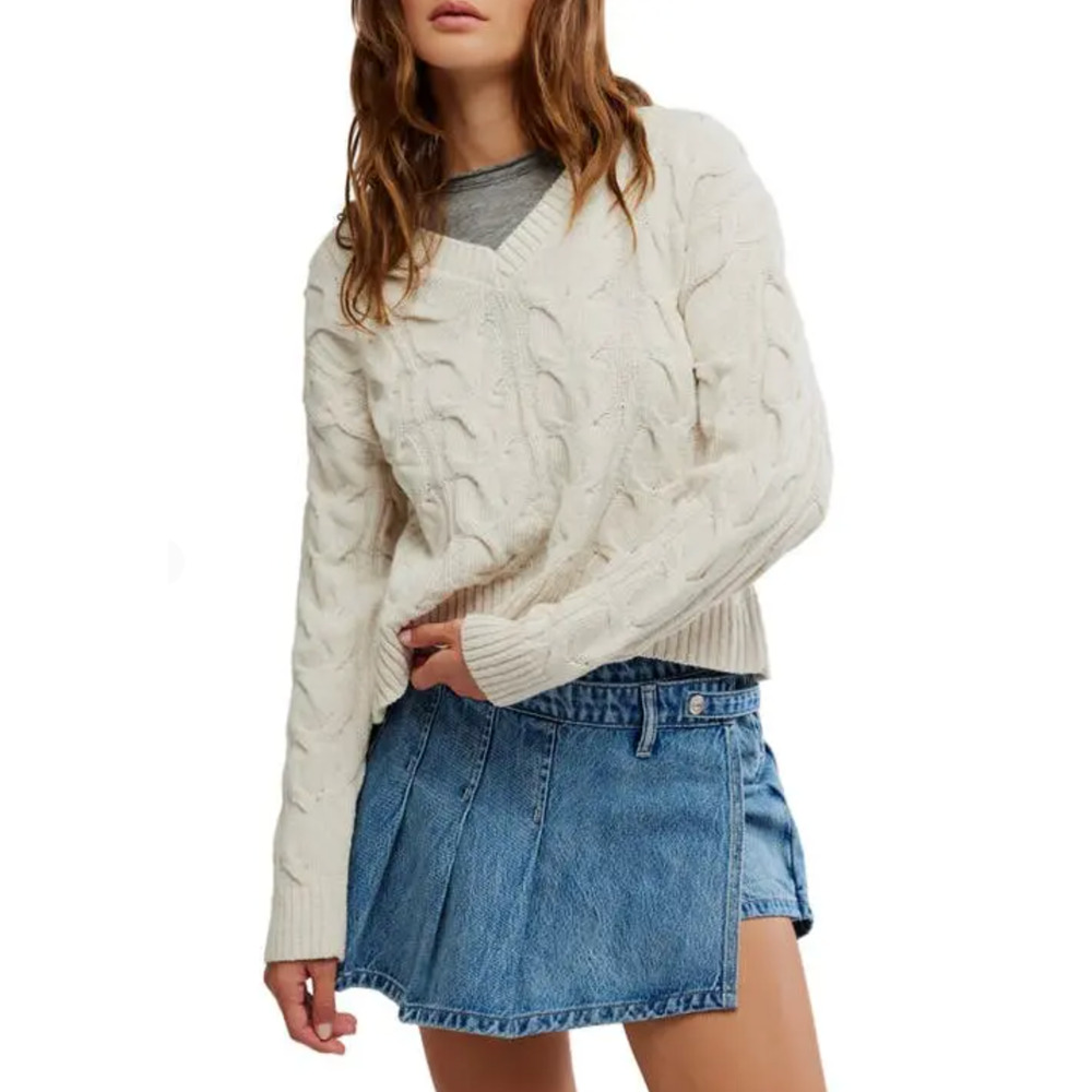 NEW FREE PEOPLE OPTIC WHITE WASHED CABLE V NECK SWEATER SZ M
